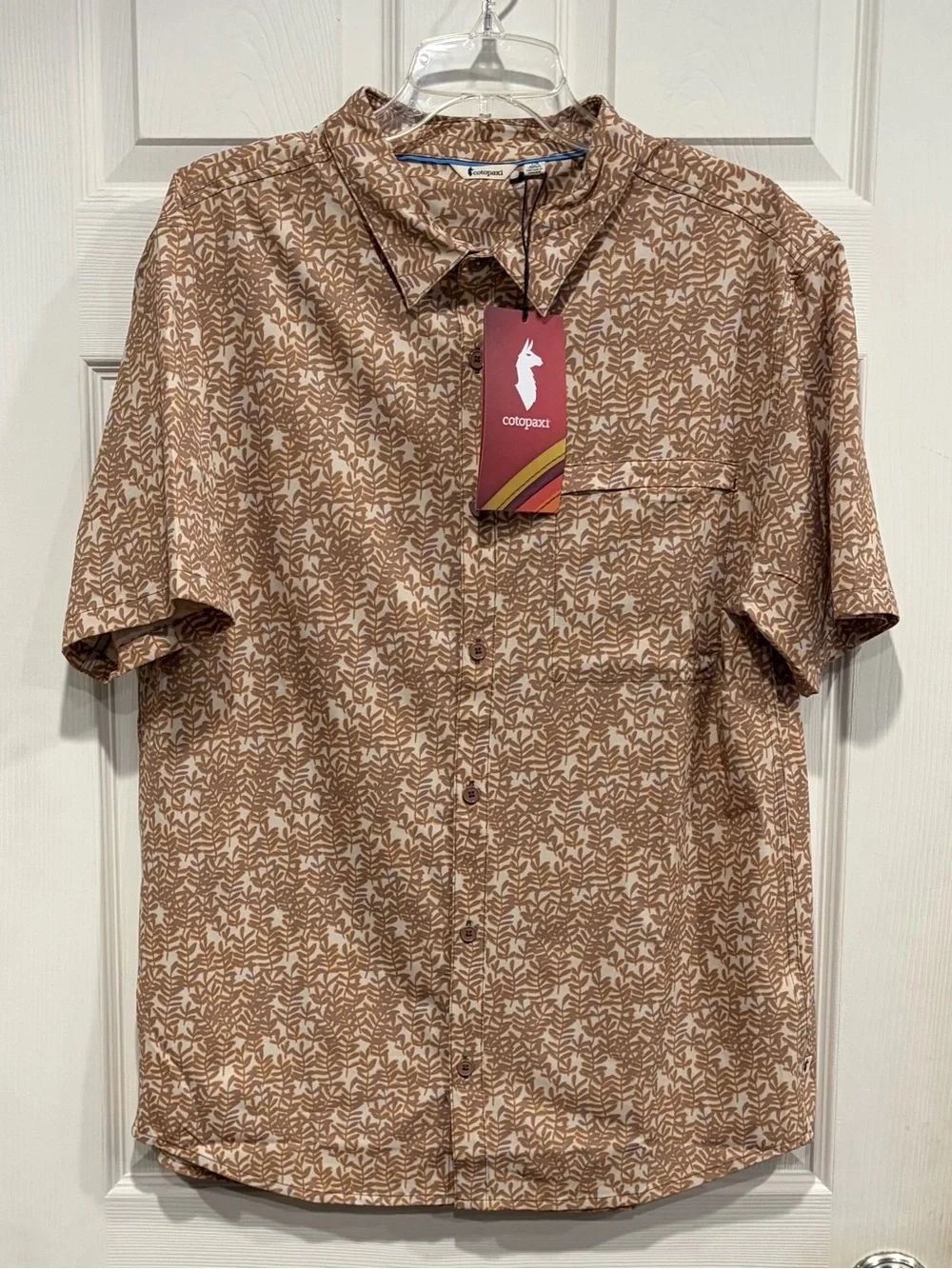 Cotopaxi Men's Large Cambio Button Up Shirt Reishi Red Pattern NWT Travel Button